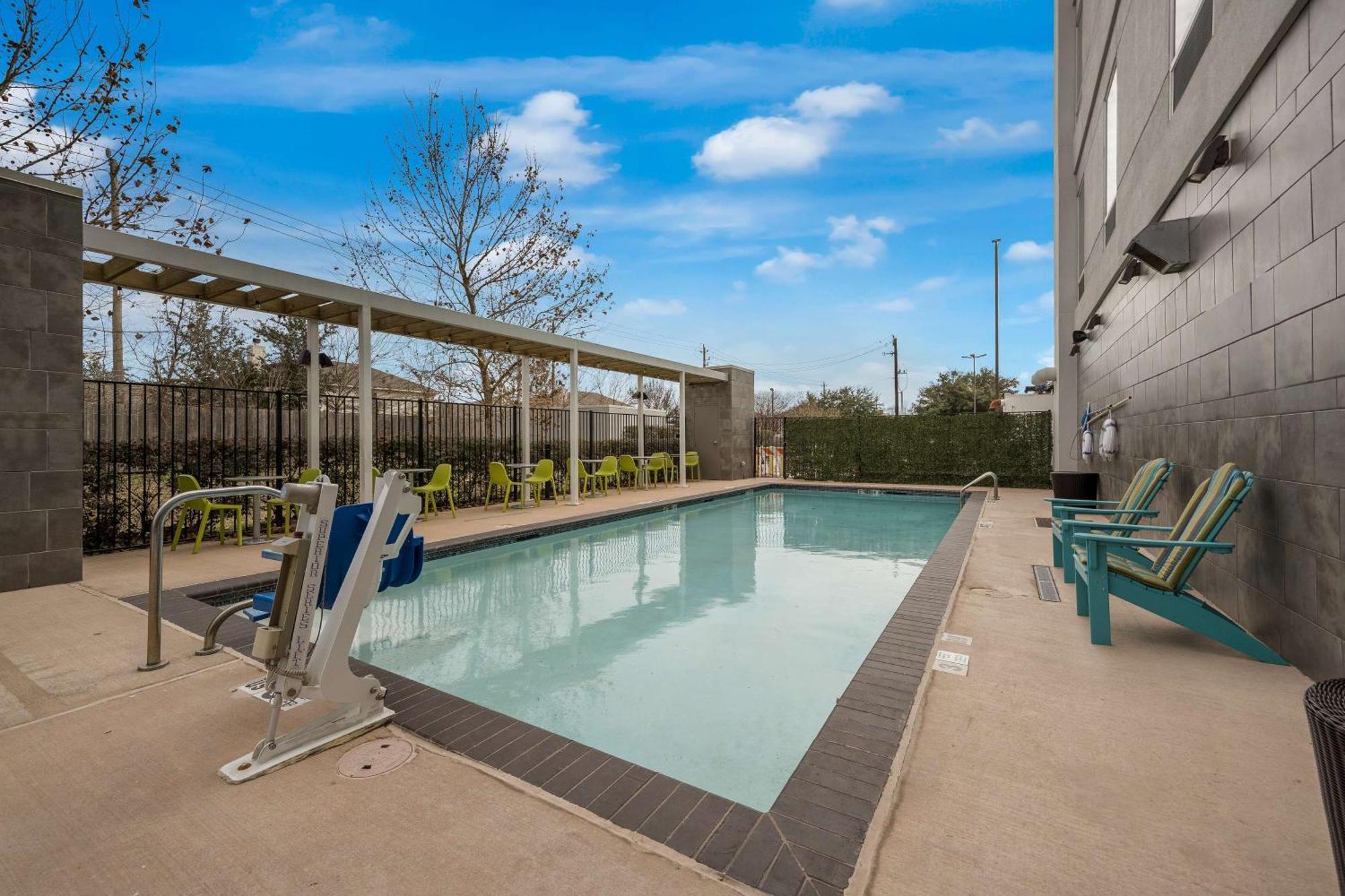 Home2 By Hilton 3*